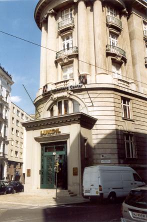 Palais Fanto, Fassade gegen den Schwarzenbergplatz