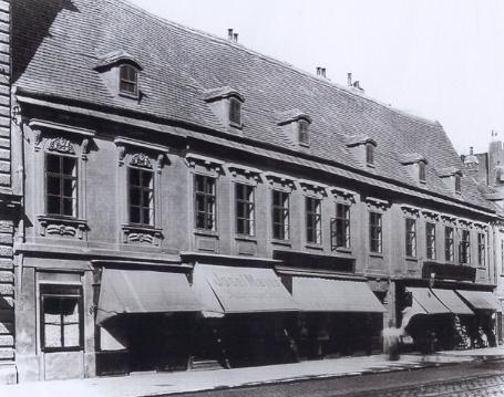 Fassade des Arenberg-Schl�ssls in der Landstra�er Hauptstra�e in den 30er Jahren des 20. Jahrhunderts