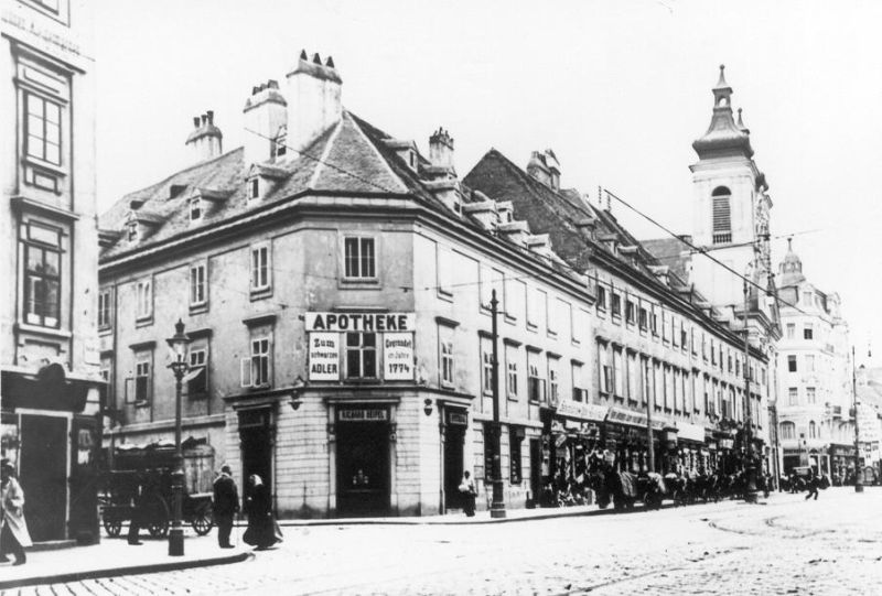 Das "Augustinerzinshaus" an der Ecke zur Rochusgasse