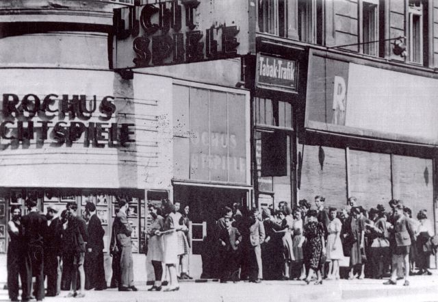 Das gut besuchte Rochus Kino Ecke Weyrgasse; der Logenzugang befand sich �brigens in der Weyrgasse