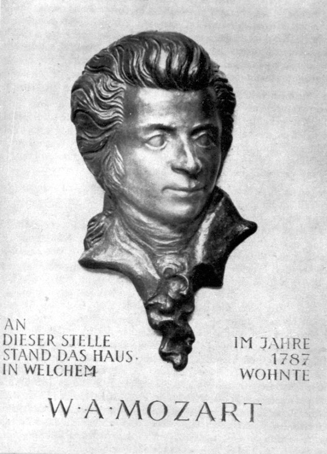 Mozartgedenkst�tte im Foyer des Hauses Landstra�er Hauptstra�e 75-77