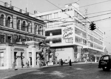 Ehem. Fleischhalle (links) und das AEZ (rechts), 1958