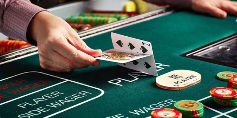 How Does Poker Online Different from Online Baccarat? - Fitness Omni